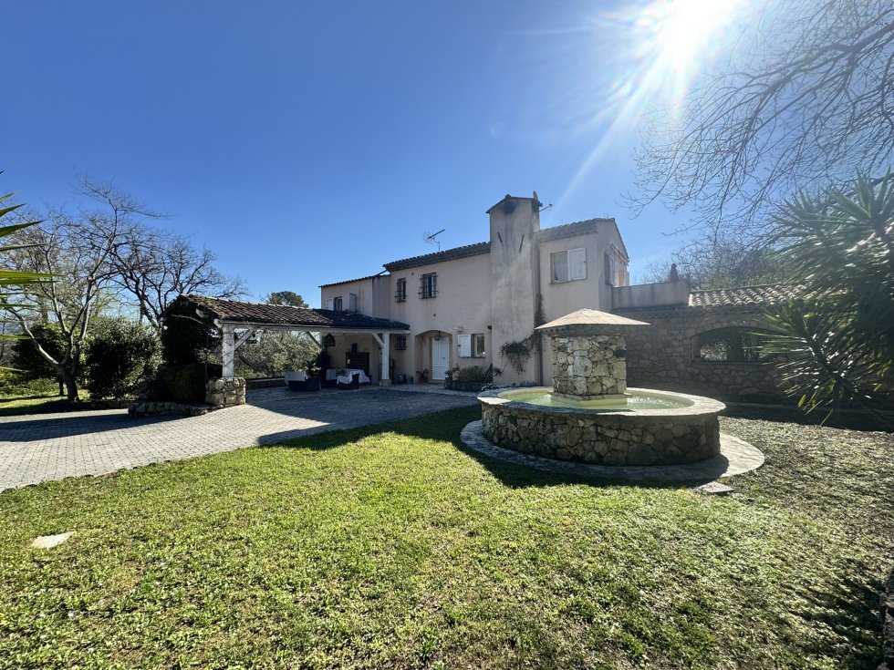 Villa in Tourrettes-sur-Loup, Provence-Alpes-Côte d'Azur, France 1 - 17363676