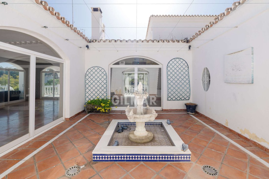 Villa in El Paraíso, Benahavis, Spain 3 - 17503341