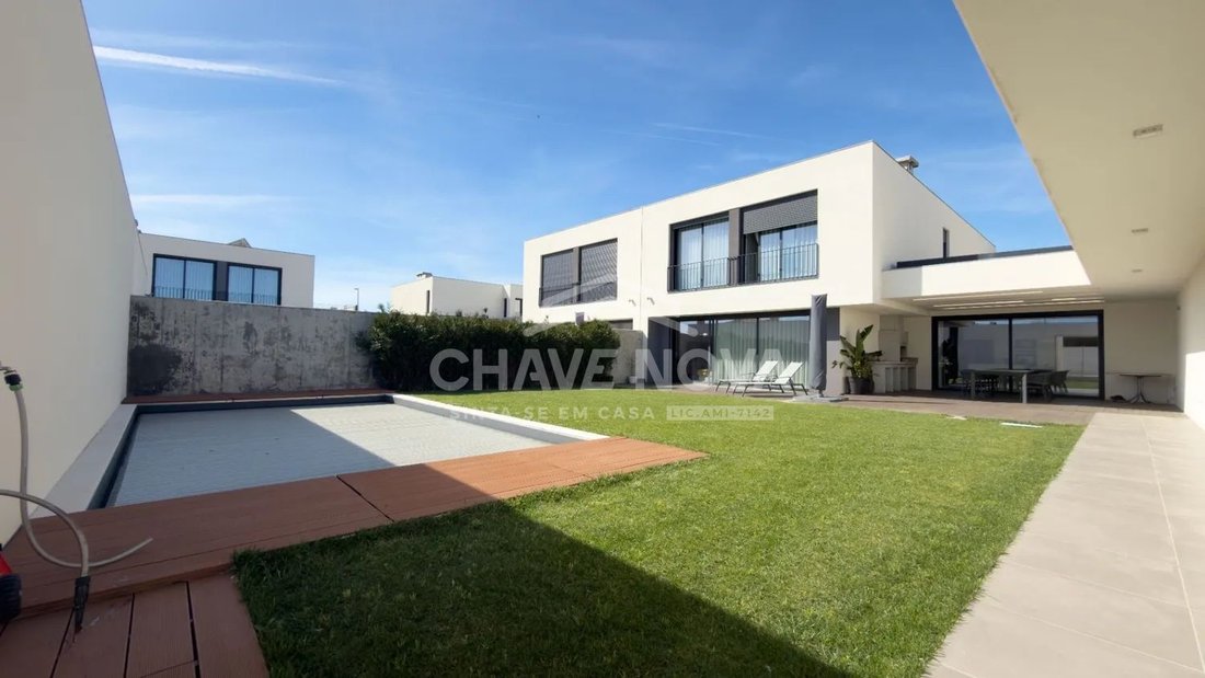 Townhouse in Canidelo, Porto District, Portugal 1 - 17456941
