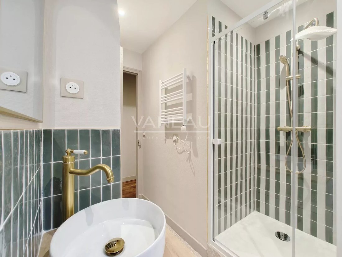 Apartment in Jean Moulin-Porte d'Orléans, Paris 14e Arrondissement, Paris 5 - 15689024