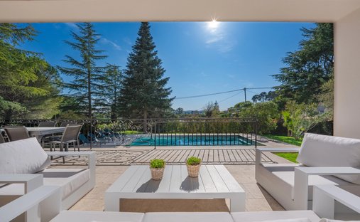 Villa in Châteauneuf-Grasse, Provence-Alpes-Côte d'Azur, France 1