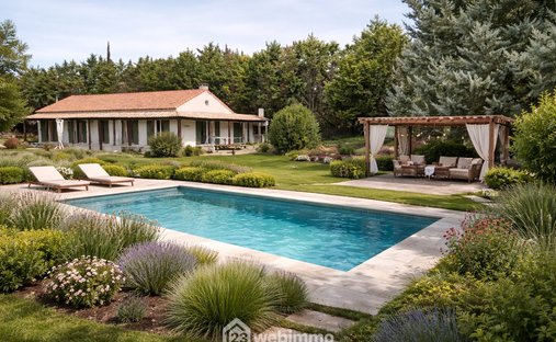 House in Arles, Provence-Alpes-Côte d'Azur, France 1