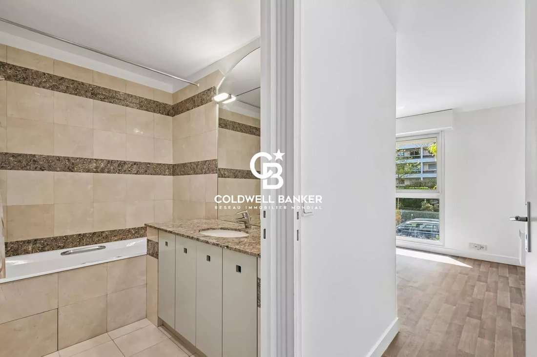 Apartment in Villiers-L. Michel, Levallois-Perret, France 5 - 17506213