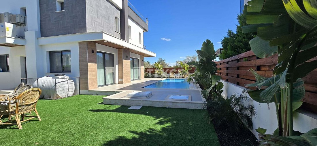 Villa in Girne, Cyprus 2 - 17504557
