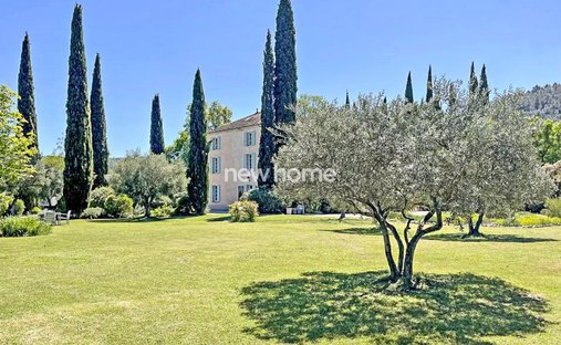 Country House in Salernes, Provence-Alpes-Côte d'Azur, France 1