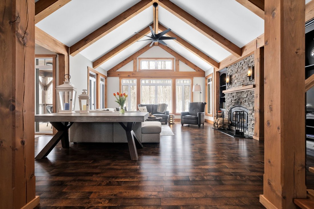 House in Chelsea, Quebec, Canada 4 - 17506028