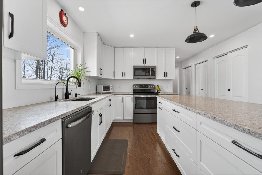 House in Battersea, Ontario, Canada 5 - 17509371