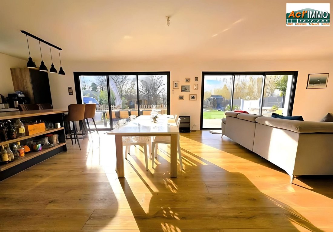 Villa in Saint-Chamas, Provence-Alpes-Côte d'Azur, France 4 - 17508144