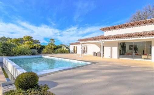 Villa in Ouest, Lorgues, France 1