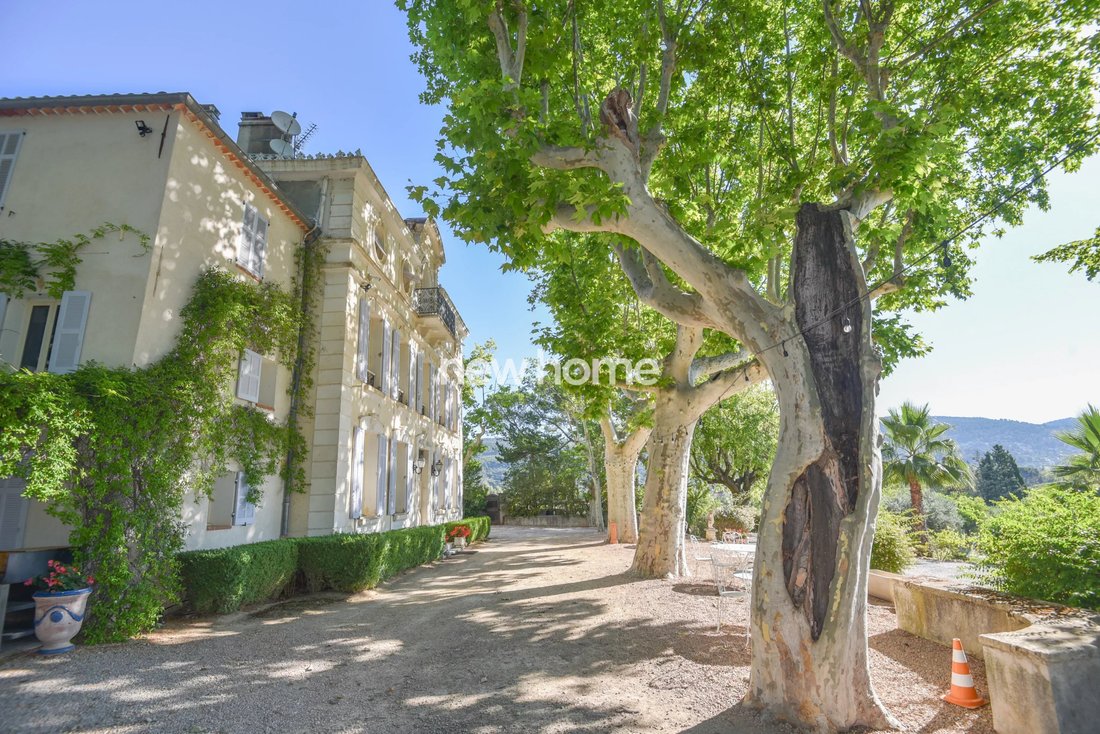 Estate in Flayosc, Provence-Alpes-Côte d'Azur, France 2 - 17504625