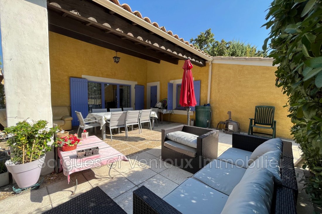 Villa in Saint Antoine, L'Isle-sur-la-Sorgue, France 1 - 13264524