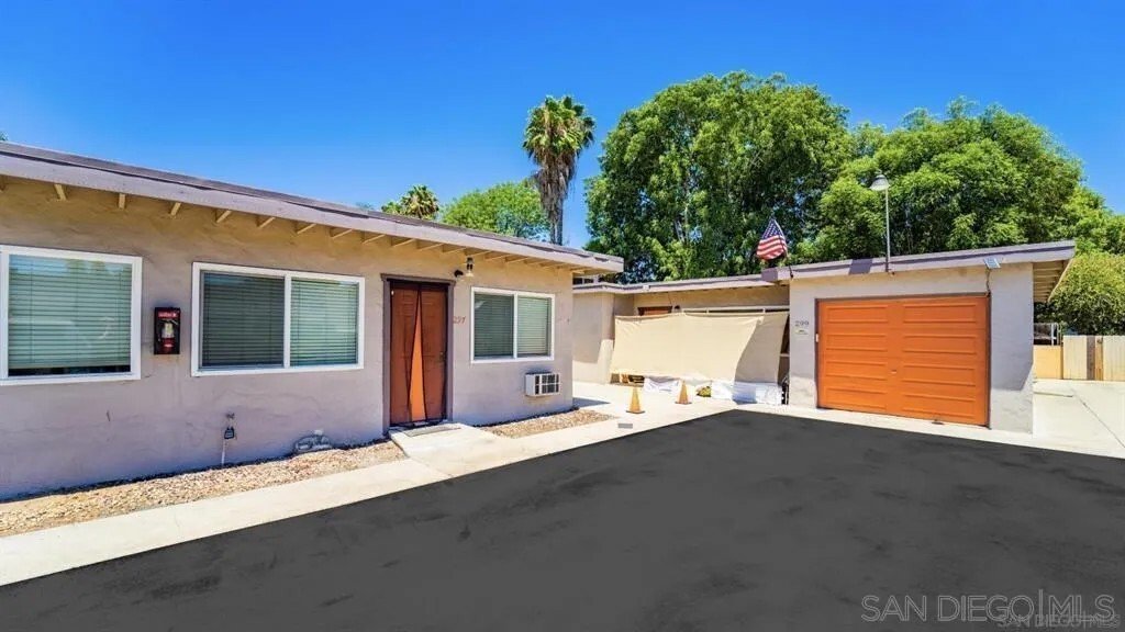 El Cajon, California, United States 3 - 17505298