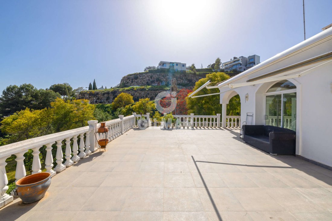 Villa in El Paraíso, Benahavis, Spain 1 - 17503341