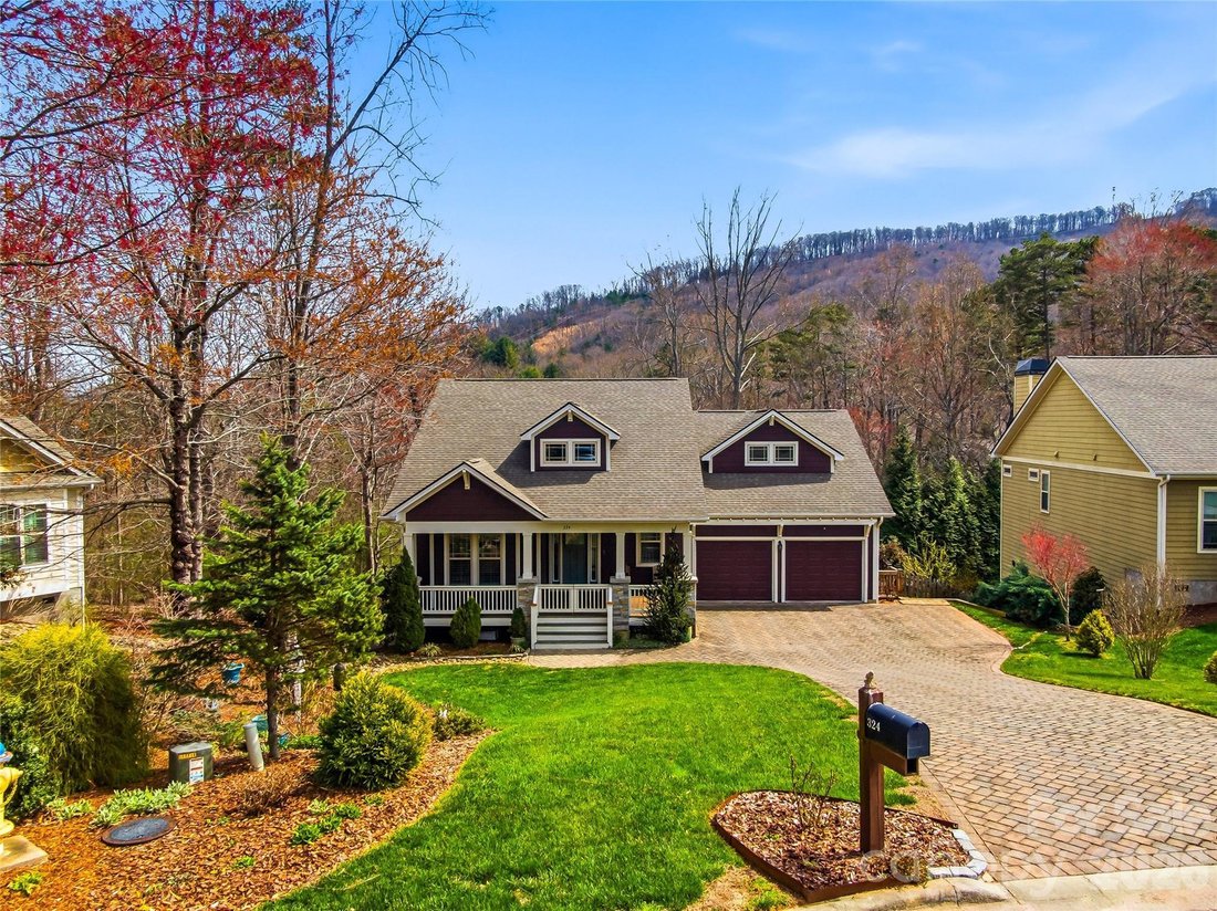House in Candler, North Carolina, United States 1 - 17509643