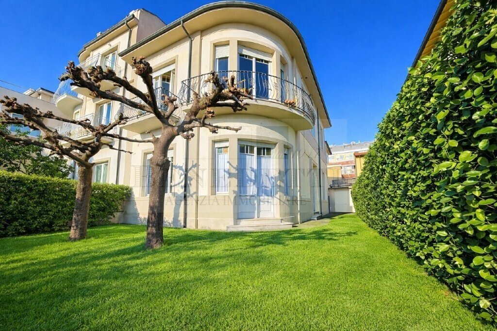 Villa in Camaiore, Tuscany, Italy 1 - 17504248