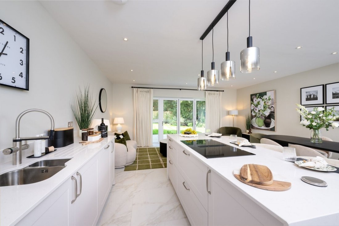 House in Cranleigh, England 5 - 17504156