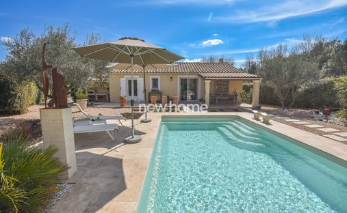 Villa in Entrecasteaux, Provence-Alpes-Côte d'Azur, France 1