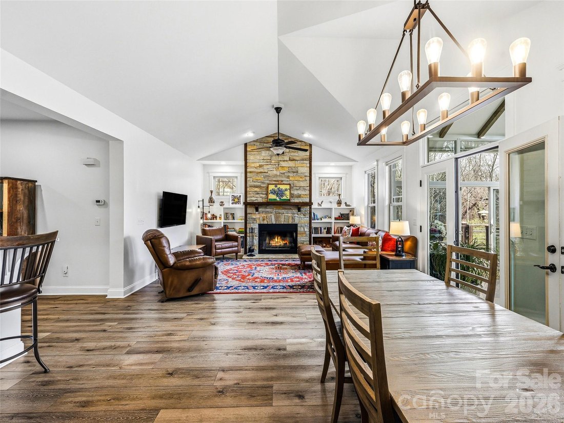 House in Candler, North Carolina, United States 4 - 17509643