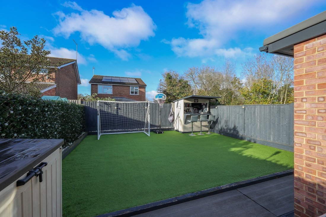 House in Burgess Hill, England 2 - 17502979