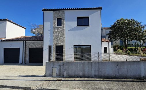 House in Vaux-sur-Mer, Nouvelle-Aquitaine, France 1