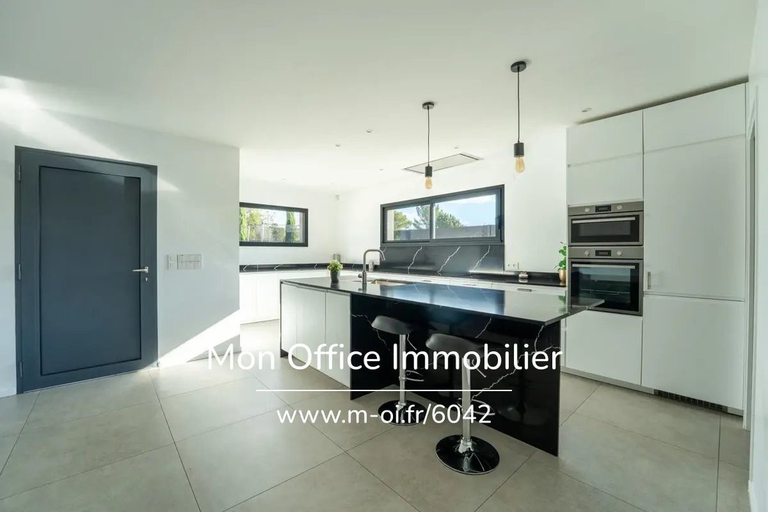 House in Campagne Ouest-Zone Industrielle-Rastel-Ponteils, Éguilles, France 3 - 17502677