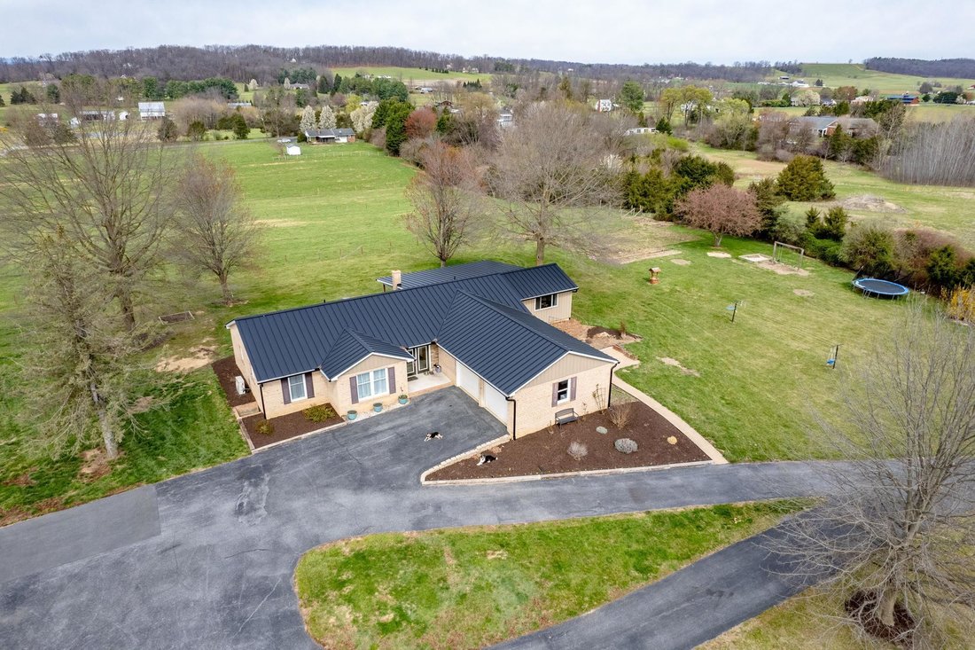 House in Mount Crawford, Virginia, United States 1 - 17510431