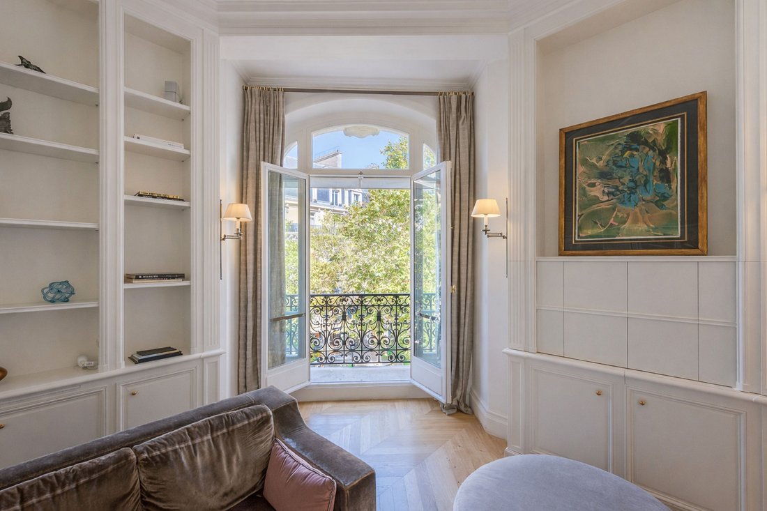 Apartment in Saint Germain des Prés, Paris 6e Arrondissement, Paris 5 - 14025823