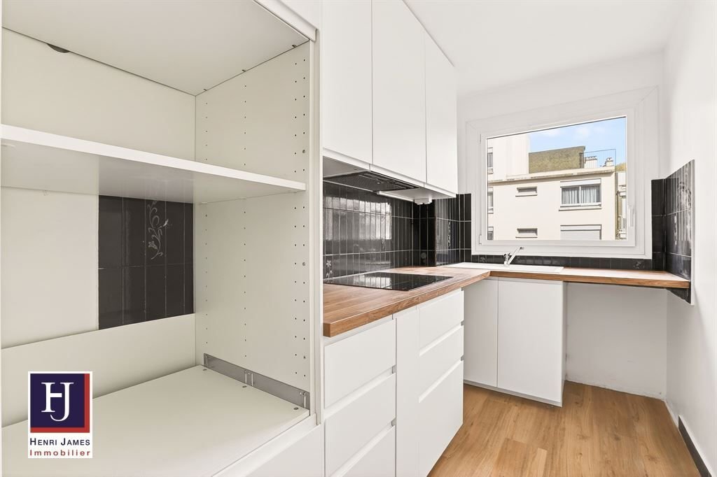 Apartment in Saint Gervais, Paris 4e Arrondissement, Paris 2 - 17505399