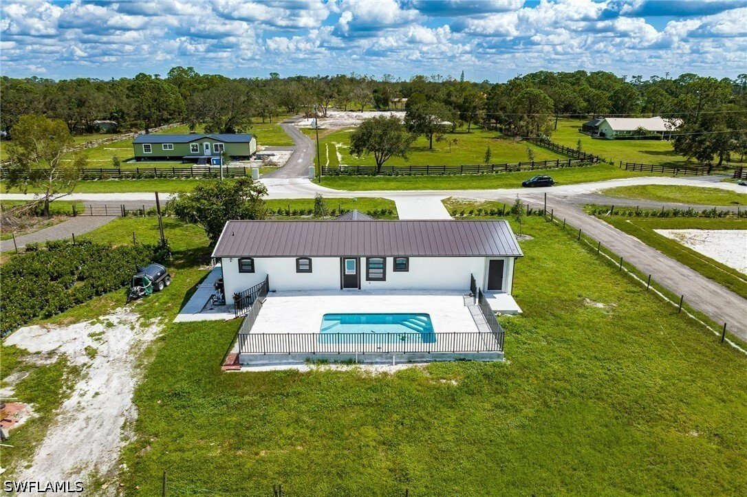 Alva, Florida, United States 3 - 17515253
