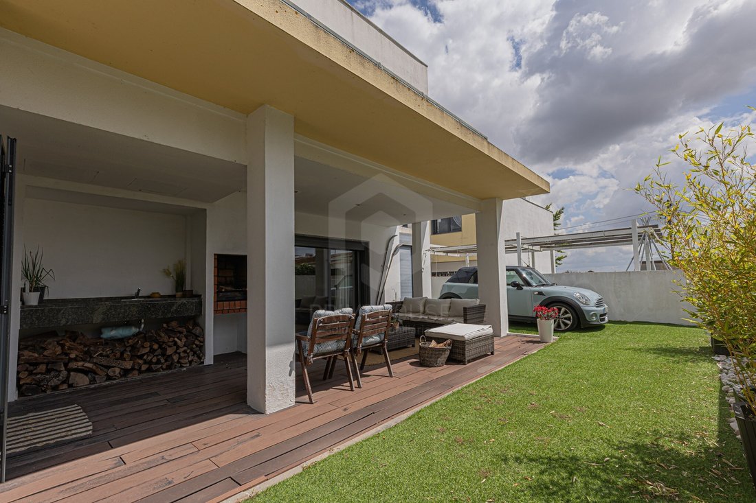 House in Santo Antonio da Charneca, Setubal, Portugal 1 - 17503248