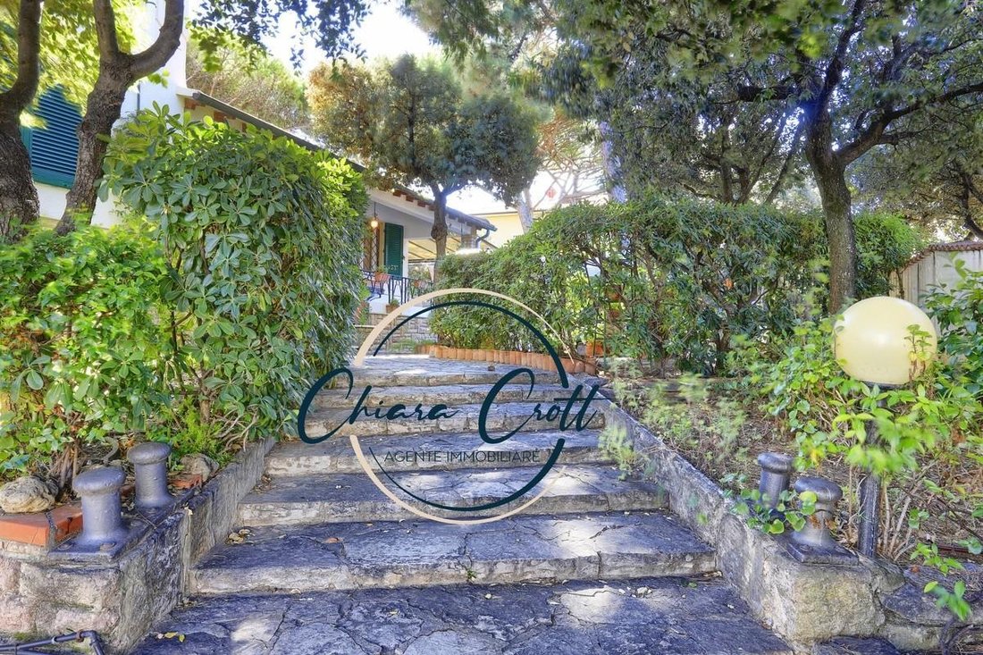 Villa in San Vincenzo, Tuscany, Italy 2 - 17505188