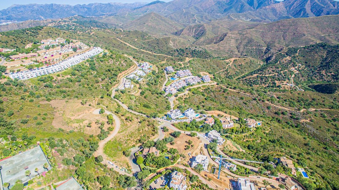 Land in Elviria-Cabopino, Marbella, Spain 4 - 17513023