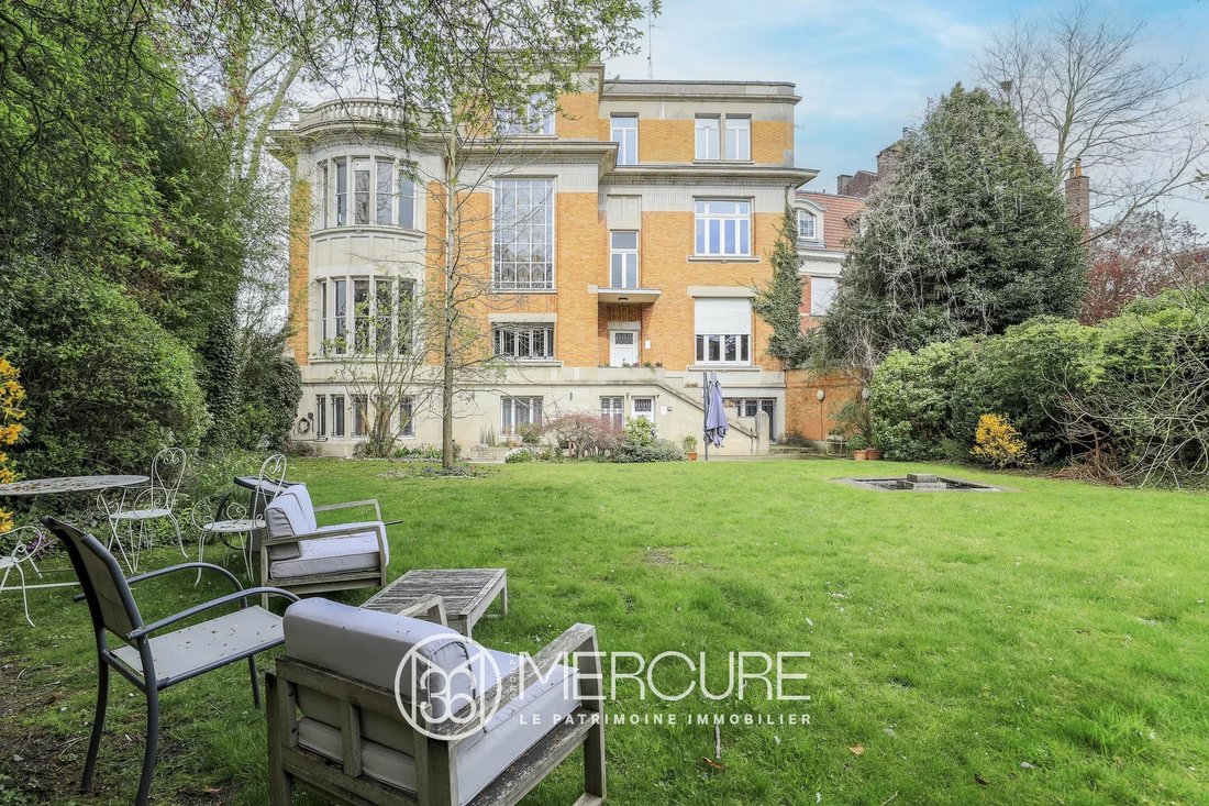 Estate in Roubaix, Hauts-de-France, France 1 - 17503116