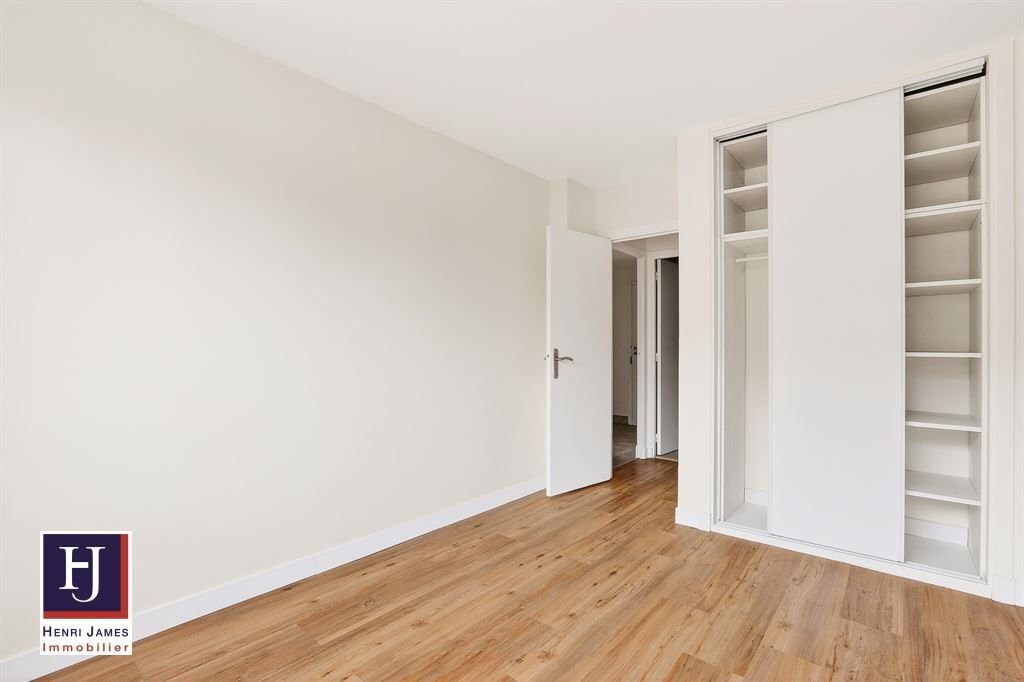 Apartment in Saint Gervais, Paris 4e Arrondissement, Paris 5 - 17505399