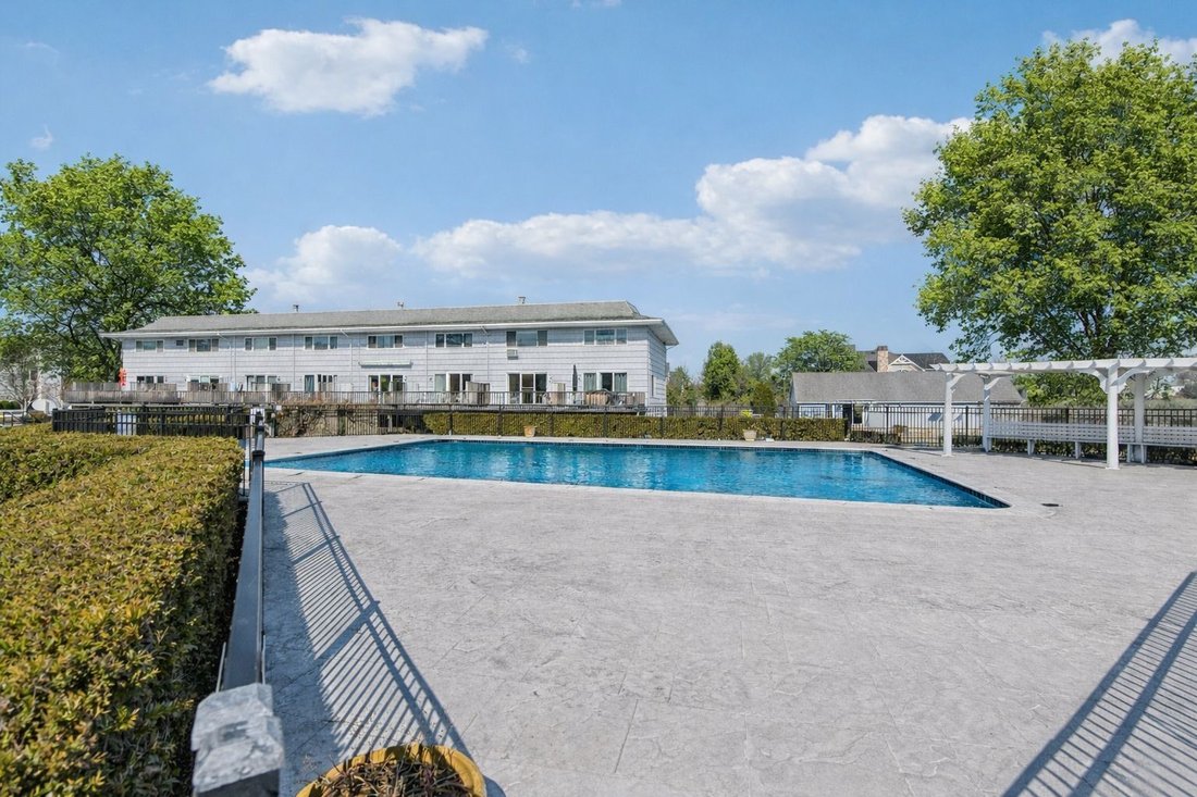 Westhampton Beach, New York, United States 5 - 17510873