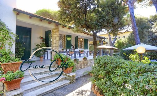 Villa in San Vincenzo, Tuscany, Italy 1