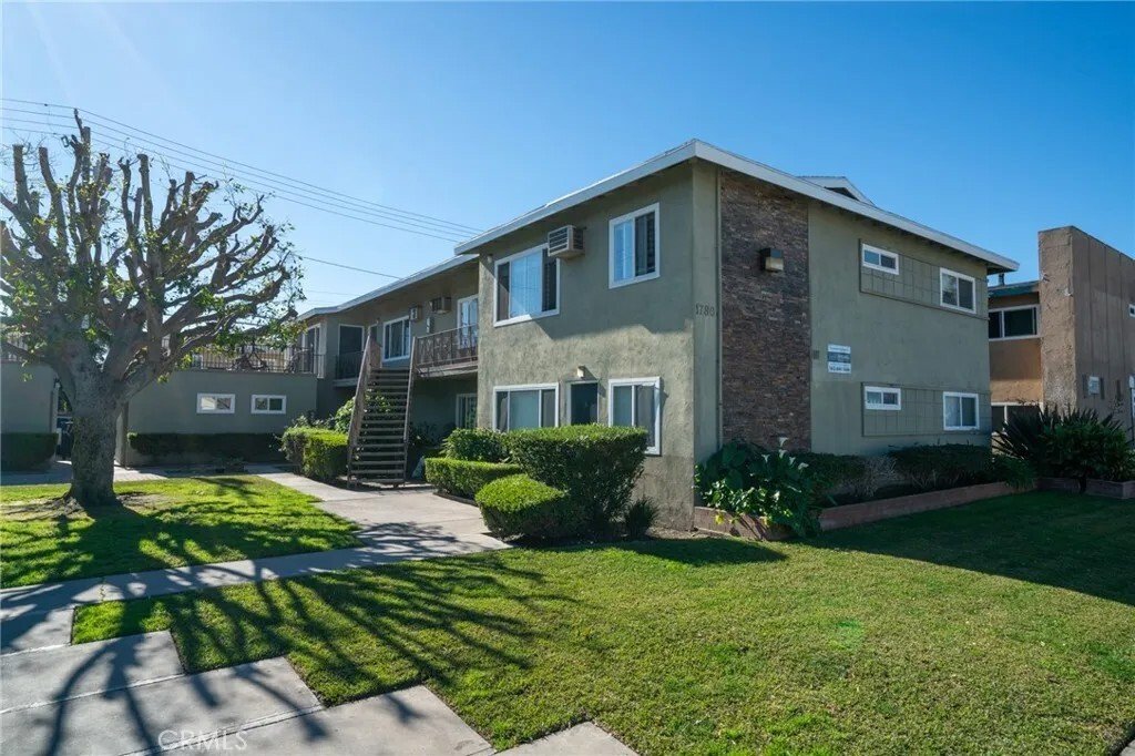 Orange, California, United States 3 - 17053189