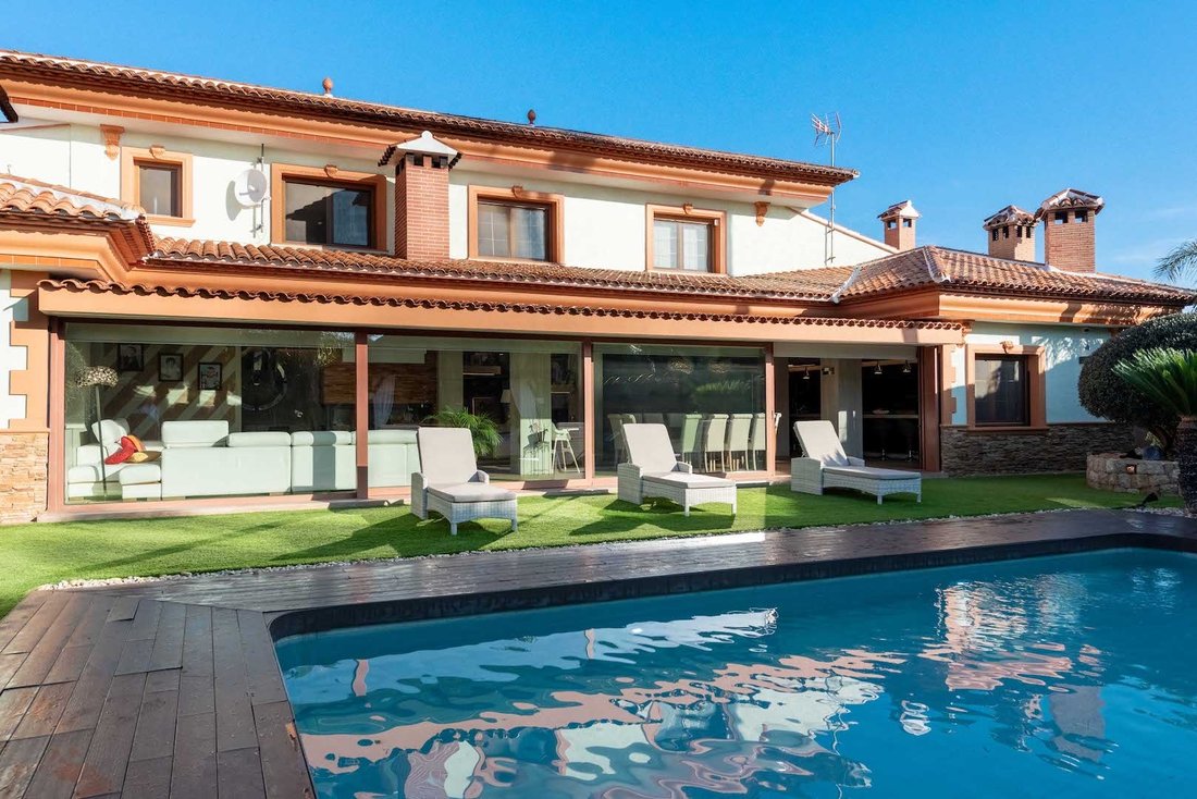 Villa in Calp / Calpe, Valencian Community, Spain 1 - 17514762