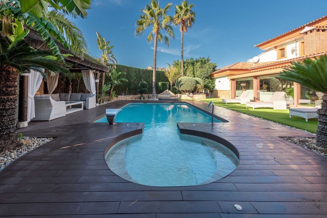 Villa in Calp / Calpe, Valencian Community, Spain 2 - 17514762