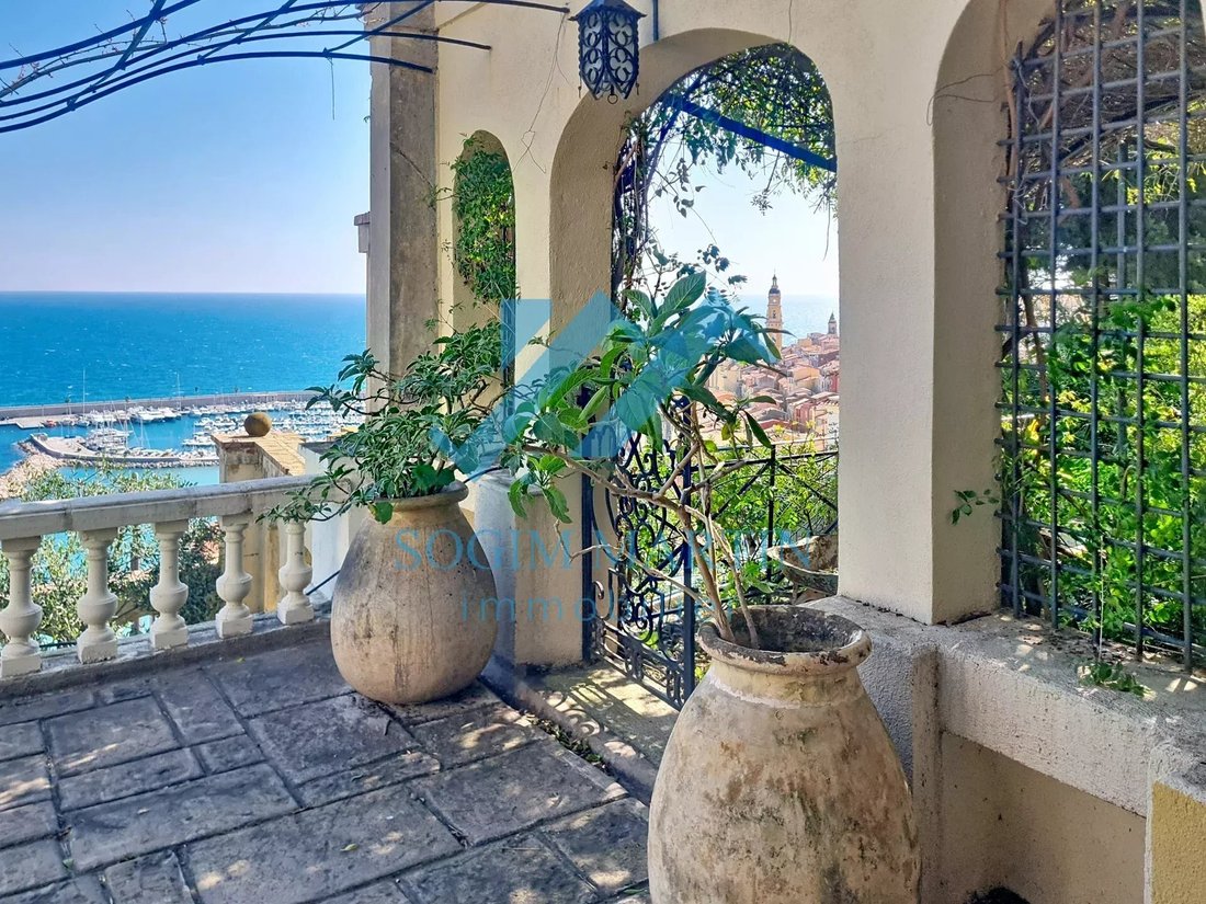 Villa in Menton, Provence-Alpes-Côte d'Azur, France 3 - 17503135