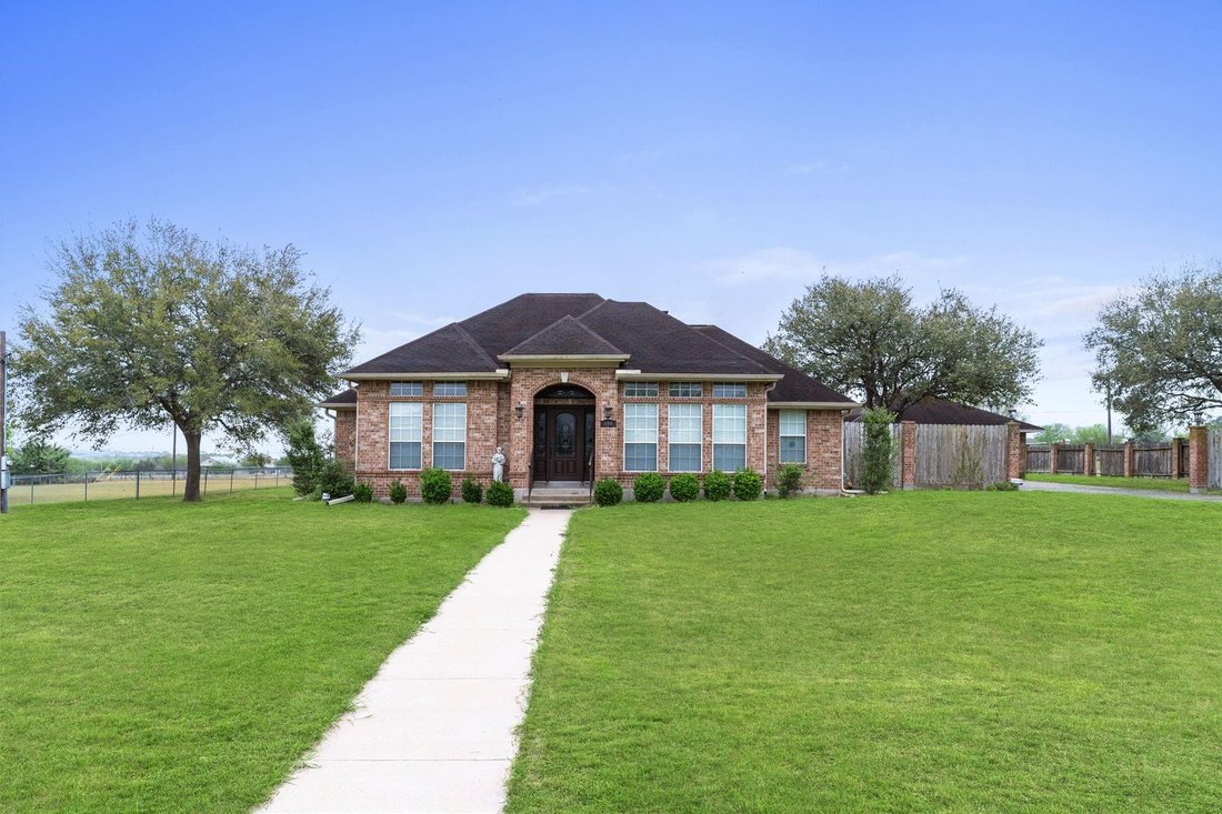 House in Shiner, Texas, United States 1 - 17504566
