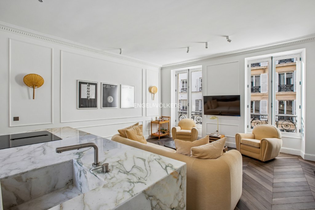 Apartment in Saint Placide, Paris 6e Arrondissement, Paris 1 - 17506045