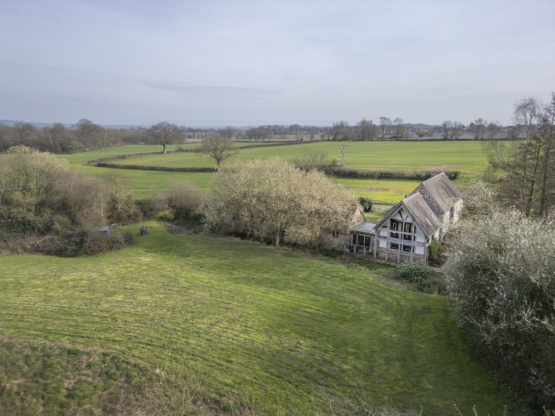 Gloucestershire, England 3 - 17508998