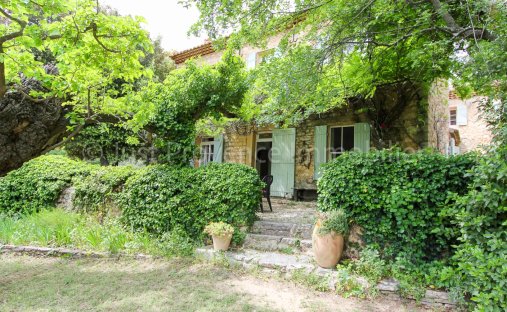 House in Suzette, Provence-Alpes-Côte d'Azur, France 1