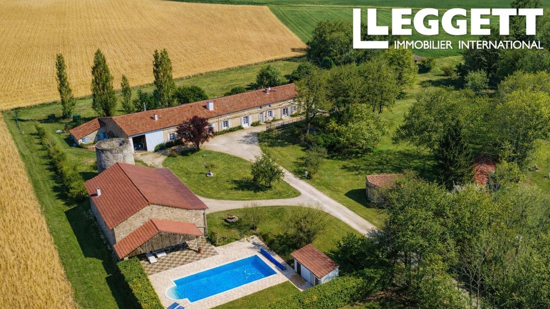 House in Villefagnan, Nouvelle-Aquitaine, France 2 - 17511037