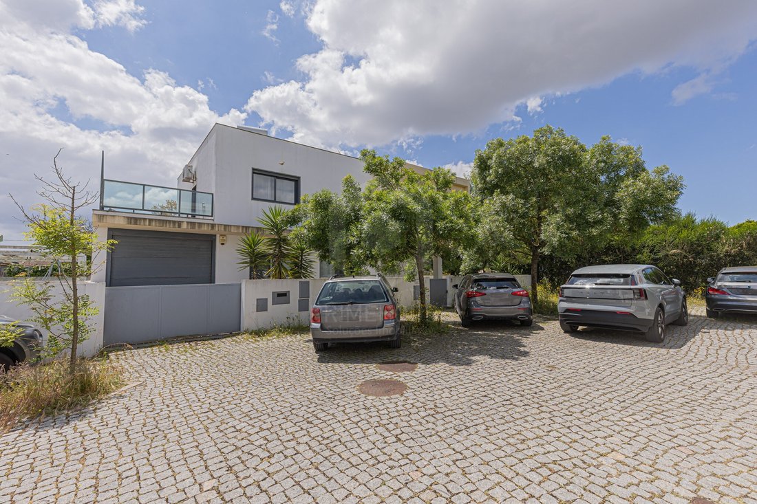 House in Santo Antonio da Charneca, Setubal, Portugal 3 - 17503248
