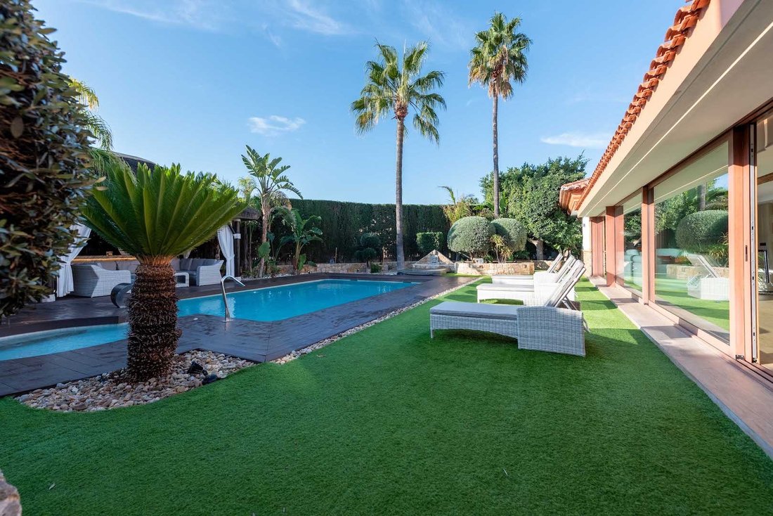 Villa in Calp / Calpe, Valencian Community, Spain 3 - 17514762