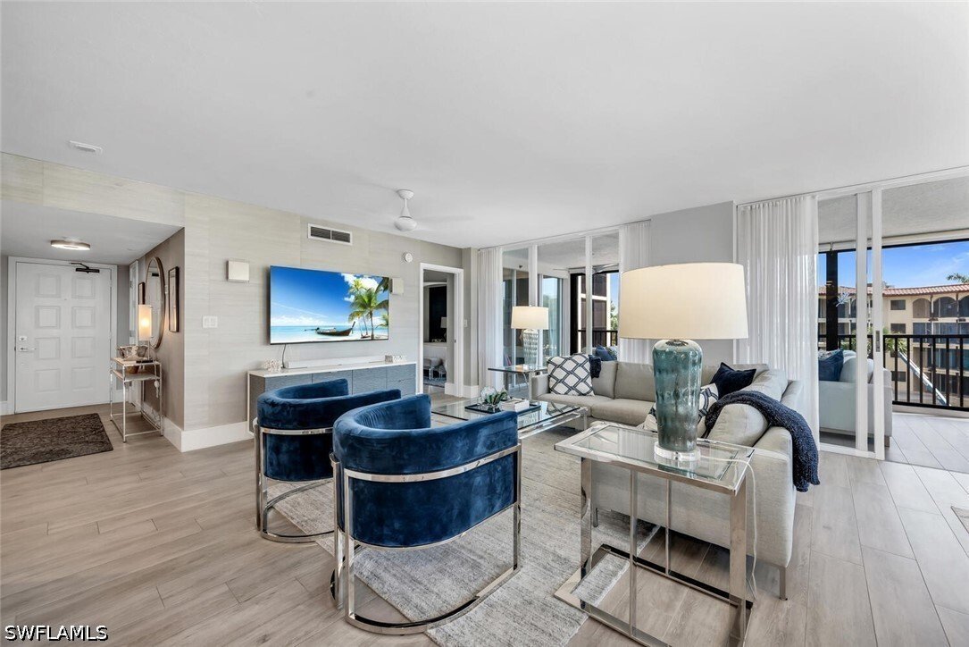Condo in Naples, Florida, United States 3 - 17514082