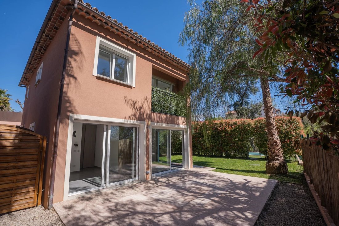 House in Les Groules-Les Breguieres, Antibes, France 3 - 17504129