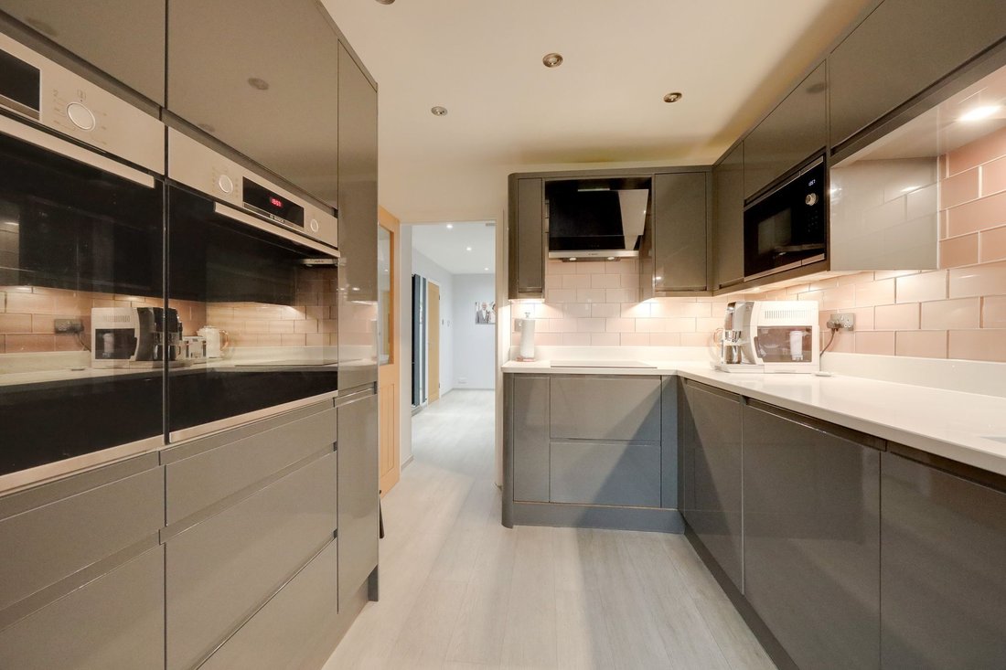 House in Burgess Hill, England 4 - 17502979